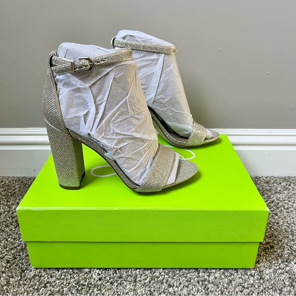 Sam Edelman Silver Glitter Heels Women's‎ Size 5.5 New NIB Wedding Prom Shimmery - Picture 1 of 12